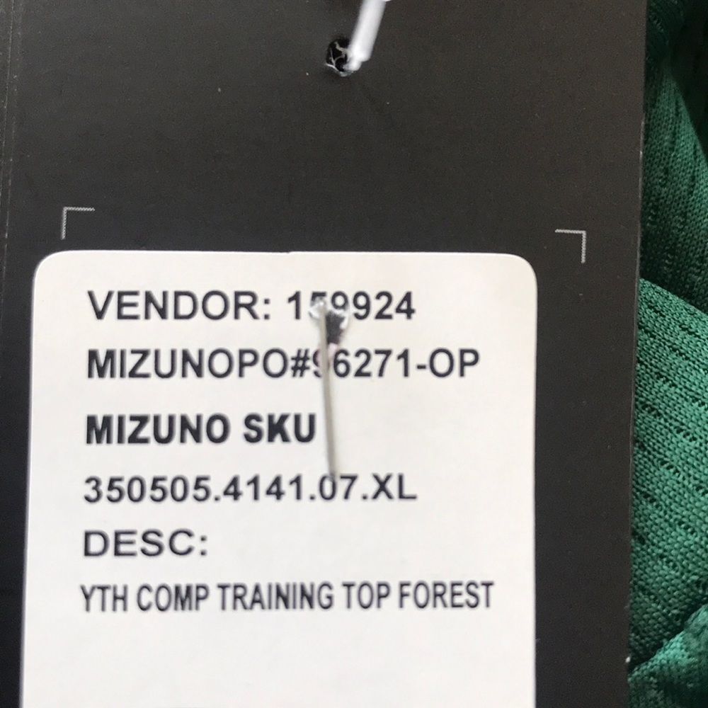 NWT kid’s long sleeve Mizuno performance top XL - Picture 8 of 8